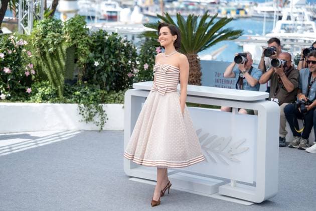 Zoey Deutch poses during the Nouvelle Vague (New Wave) photocall at the 78th annual Cannes Film Festival at Palais des Festivals in Cannes, France, on May 18, 2025.  Copyright: xLucaxCarlinox originalFilename: carlino-notitle250518_nprge.jpg