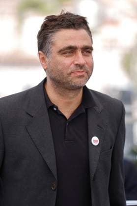 Pedro Pinho at the photocall for the feature film O Riso e a Faca I Only Rest in the Storm at the Festival de Cannes 2025 78 Cannes International Film Festival at the Palais des Festivals Cannes, 18 05 2025 Foto:xD.xBedrosianx xFuturexImagex rest_5502