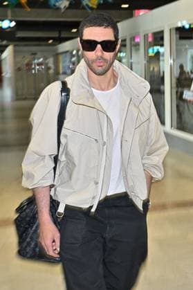 Cannes Tahar Rahim At Nice Airport JR Tahar Rahim arriving at Nice airport ahead 78th Cannes Film Festival in Nice, France on May, 18, 2025. Photo by Julien Reynaud APS-Medias ABACAPRESS.COM Nice France  Copyright: xReynaudxJulien APS-Medias ABACAx