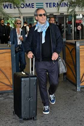 Cannes Alexandre Desplat At Nice Airport JR Alexandre Desplat arriving at Nice airport ahead 78th Cannes Film Festival in Nice, France on May, 18, 2025. Photo by Julien Reynaud APS-Medias ABACAPRESS.COM Nice France  Copyright: xReynaudxJulien APS-Medias ABACAx