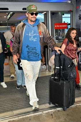 Cannes James Franco At Nice Airport JR James Franco arriving at Nice airport ahead 78th Cannes Film Festival in Nice, France on May, 18, 2025. Photo by Julien Reynaud APS-Medias ABACAPRESS.COM Nice France  Copyright: xReynaudxJulien APS-Medias ABACAx