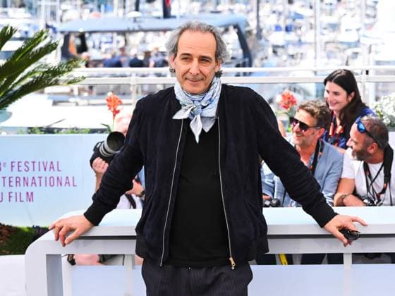 Cannes, France, France: Cannes, 78th Cannes Film Festival 2025 - day 6 - Photocall of the film La Lecon De Musique Alexandre Desplat & Guillermo Del Toro . In the photo Alexandre Desplat Cannes France  - ZUMAp169 20250518_zea_p169_811 Copyright: xAlbertoxTerenghix