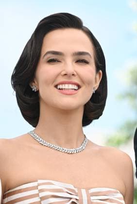 American actress Zoey Deutch attends the photo call for Nouvelle Vague at the 78th Cannes Film Festival in Cannes, France on Sunday May 18, 2025.  CAN20250518132 RUNExHELLESTAD
