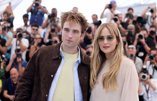 Die My Love photocall at the 78th Cannes International Film Festival Robert Pattinson et Jennifer Lawrence au photocall de Die My Love lors du 78ème Festival International du Film de Cannes, au Palais des Festivals à Cannes, France, le 18 mai 2025 Jacovides Moreau Bestimage Die my love photocall at the 78th annual Cannes Film Festival at Palais des Festivals in Cannes, France, on May 18, 2025 Cannes France  Copyright: xJACOVIDES-MOREAUx xBESTIMAGExJACOVIDES-MOREAUx xBESTIMAGEx