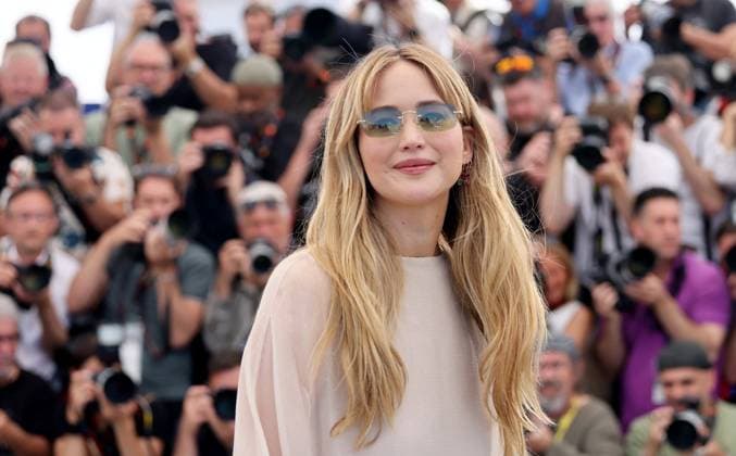 Die My Love photocall at the 78th Cannes International Film Festival Jennifer Lawrence au photocall de Die My Love lors du 78ème Festival International du Film de Cannes, au Palais des Festivals à Cannes, France, le 18 mai 2025 Jacovides Moreau Bestimage Die my love photocall at the 78th annual Cannes Film Festival at Palais des Festivals in Cannes, France, on May 18, 2025 Cannes France  Copyright: xJACOVIDES-MOREAUx xBESTIMAGExJACOVIDES-MOREAUx xBESTIMAGEx