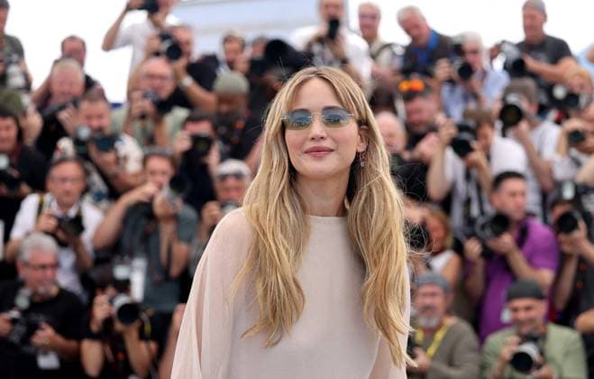 Die My Love photocall at the 78th Cannes International Film Festival Jennifer Lawrence au photocall de Die My Love lors du 78ème Festival International du Film de Cannes, au Palais des Festivals à Cannes, France, le 18 mai 2025 Jacovides Moreau Bestimage Die my love photocall at the 78th annual Cannes Film Festival at Palais des Festivals in Cannes, France, on May 18, 2025 Cannes France  Copyright: xJACOVIDES-MOREAUx xBESTIMAGExJACOVIDES-MOREAUx xBESTIMAGEx