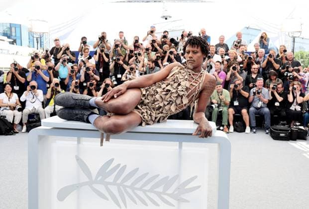 Photocall de O Riso E A Faca lors du 78ème Festival International du Film de Cannes Jonathan Guilherme au photocall de O Riso E A Faca lors du 78ème Festival International du Film de Cannes, au Palais des Festivals à Cannes, France, le 18 mai 2025 Jacovides Moreau Bestimage I Only Rest In The Storm photocall at the 78th annual Cannes Film Festival at Palais des Festivals in Cannes, France, on May 18, 2025 Cannes France  Copyright: xJACOVIDES-MOREAUx xBESTIMAGExJACOVIDES-MOREAUx xBESTIMAGEx