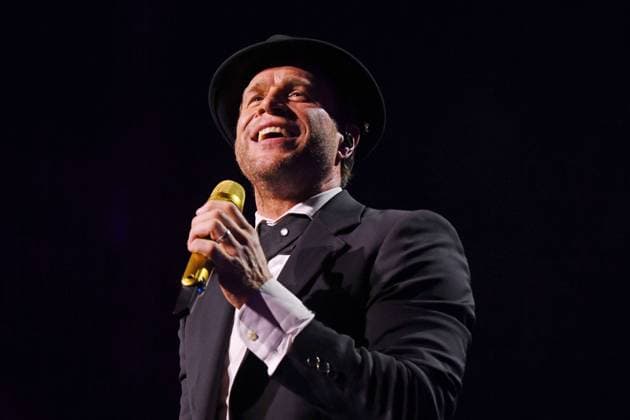 Olly Murs performing at O2 Arena in London LONDON, ENGLAND - MAY 17: Olly Murs performing at O2 Arena, Greenwich on May 17, 2025 in London, England. CAP MAR MAR Great Britain Copyright: xMartinxHarris CapitalxPicturesx