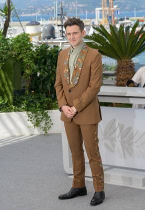 Pillion Photocall at 78th Festival de Cannes - Cannes, France CANNES, FRANCE. May 18, 2025: Harry Melling at the photocall for Pillion at the 78th Festival de Cannes. Picture: Paul Smith Featureflash Cannes France  Copyright: xPaulxSmithx xFeatureflashx
