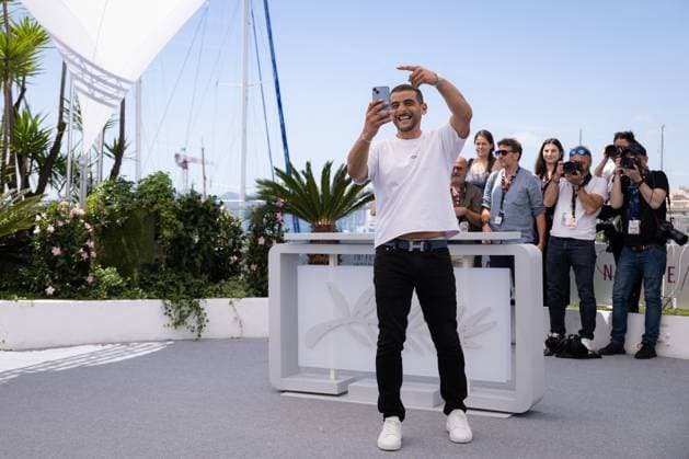 Cannes - Le Roi Soleil Photocall Sofiane Zermani pose during Le Roi Soleil photocall at the 78th annual Cannes Film Festival at Palais des Festivals on May 18, 2025 in Cannes, France. Photo by Shootpix ABACAPRESS.COM Cannes France  Copyright: xShootpix ABACAx
