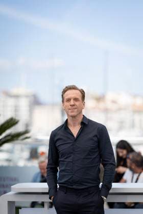 Photocall de Orwell 2 2 5 lors du 78ème Festival International du Film de Cannes Damian Lewis au photocall de Orwell 2 2 5 lors du 78ème Festival International du Film de Cannes, au Palais des Festivals à Cannes, France, le 18 mai 2025 Jacovides Moreau Bestimage Orwell 2 2 5 photocall at the 78th annual Cannes Film Festival at Palais des Festivals in Cannes, France, on May 18, 2025 Cannes France  Copyright: xJACOVIDES-MOREAUx xBESTIMAGExJACOVIDES-MOREAUx xBESTIMAGEx