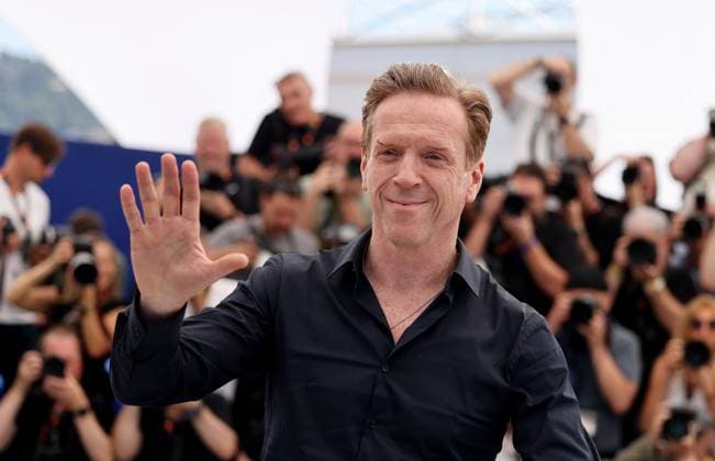 Photocall de Orwell 2 2 5 lors du 78ème Festival International du Film de Cannes Damian Lewis au photocall de Orwell 2 2 5 lors du 78ème Festival International du Film de Cannes, au Palais des Festivals à Cannes, France, le 18 mai 2025 Jacovides Moreau Bestimage Orwell 2 2 5 photocall at the 78th annual Cannes Film Festival at Palais des Festivals in Cannes, France, on May 18, 2025 Cannes France  Copyright: xJACOVIDES-MOREAUx xBESTIMAGExJACOVIDES-MOREAUx xBESTIMAGEx