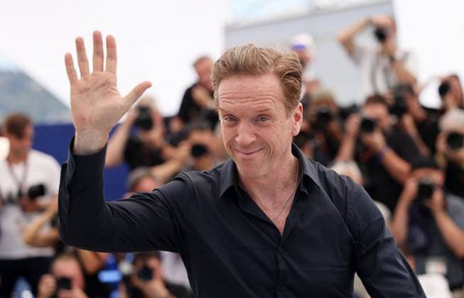 Photocall de Orwell 2 2 5 lors du 78ème Festival International du Film de Cannes Damian Lewis au photocall de Orwell 2 2 5 lors du 78ème Festival International du Film de Cannes, au Palais des Festivals à Cannes, France, le 18 mai 2025 Jacovides Moreau Bestimage Orwell 2 2 5 photocall at the 78th annual Cannes Film Festival at Palais des Festivals in Cannes, France, on May 18, 2025 Cannes France  Copyright: xJACOVIDES-MOREAUx xBESTIMAGExJACOVIDES-MOREAUx xBESTIMAGEx