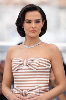 New Wave photocall at the 78th annual Cannes Film Festival Zoey Deutch at the New Wave photocall at the 78th annual Cannes Film Festival at Palais des Festivals in Cannes, France, on May 18, 2025 Jacovides Moreau Bestimage New Wave photocall at the 78th annual Cannes Film Festival at Palais des Festivals in Cannes, France, on May 18, 2025 Cannes France  Copyright: xJACOVIDES-MOREAUx xBESTIMAGExJACOVIDES-MOREAUx xBESTIMAGEx