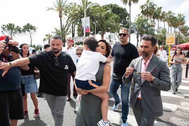 Cannes - Eva Longoria And Family On The Croisette Eva Longoria and family on The Croisette, during the 78th annual Cannes Film Festival, on May 18, 2025 in Cannes, France. Photoby Florian Poitout ABACAPRESS.COM Cannes France  Copyright: xPoitoutxFlorian ABACAx