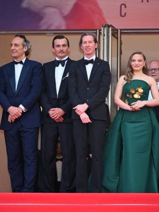 Cannes, 78th Cannes Film Festival 2025 - evening 6 - Red Carpet of the film The Phoenician Scheme Cannes, 78th Cannes Film Festival 2025 - evening 6 - Red Carpet of the film The Phoenician Scheme In the photo: Alexandre Desplat, Rupert Friend, Wes Anderson, Mia Threapleton Cannes France  Copyright: xIPA ABACAx