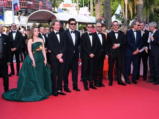 Cannes, 78th Cannes Film Festival 2025 - evening 6 - Red Carpet of the film The Phoenician Scheme In the photo: Mia Threapleton, Wes Anderson, Benicio del Toro, Michael Cera, Jeffrey Wright, Dominique LeMonnier, Benedict Cumberbatch, Alexandre Desplat  Copyright: xTerenghi Ipax xipa-agency.netx xPoolxPhotoxEventsx05x IPA_Agency_IPA57892769