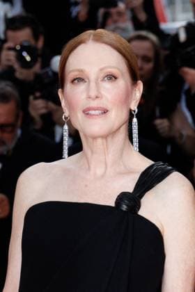 M Montée des marches du film The Phoenician Scheme lors du 78ème Festival International du Film de Cannes Julianne Moore Montée des marches du film The Phoenician Scheme lors du 78ème Festival International du Film de Cannes, au Palais des Festivals à Cannes On may 18th 2025 Jacovides Moreau Bestimage Red carpet for the movie The Phoenician Scheme during the 78th Cannes International Film Festival at the Palais des Festivals in Cannes, France On may 18th 2025 Cannes France  Copyright: xJACOVIDES-MOREAUx xBESTIMAGExJACOVIDES-MOREAUx xBESTIMAGEx