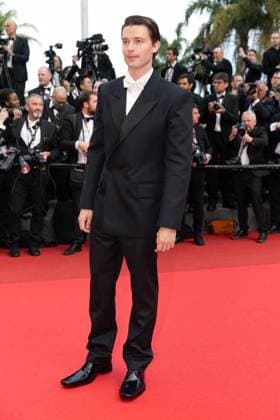 B Montée des marches du film The Phoenician Scheme lors du 78ème Festival International du Film de Cannes Patrick Schwarzenegger Montée des marches du film The Phoenician Scheme lors du 78ème Festival International du Film de Cannes, au Palais des Festivals à Cannes On may 18th 2025 Olivier Borde Bestimage Red carpet for the movie The Phoenician Scheme during the 78th Cannes International Film Festival at the Palais des Festivals in Cannes, France On may 18th 2025 Cannes France  Copyright: xOLIVIERxBORDEx xBESTIMAGExOLIVIERxBORDEx xBESTIMAGEx