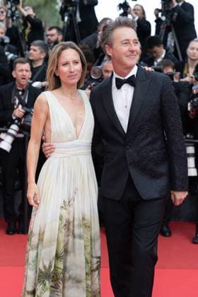 B Montée des marches du film The Phoenician Scheme lors du 78ème Festival International du Film de Cannes Shauna Robertson et son mari Edward Norton Montée des marches du film The Phoenician Scheme lors du 78ème Festival International du Film de Cannes, au Palais des Festivals à Cannes Le 18 mai 2025 Olivier Borde Bestimage Red carpet for the movie The Phoenician Scheme during the 78th Cannes International Film Festival at the Palais des Festivals in Cannes, France On may 18th 2025 Cannes France  Copyright: xOLIVIERxBORDEx xBESTIMAGExOLIVIERxBORDEx xBESTIMAGEx