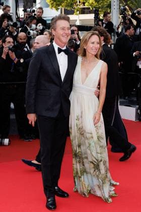 M Montée des marches du film The Phoenician Scheme lors du 78ème Festival International du Film de Cannes Edward Norton et sa femme Shauna Robertson Montée des marches du film The Phoenician Scheme lors du 78ème Festival International du Film de Cannes, au Palais des Festivals à Cannes On may 18th 2025 Jacovides Moreau Bestimage Red carpet for the movie The Phoenician Scheme during the 78th Cannes International Film Festival at the Palais des Festivals in Cannes, France On may 18th 2025 Cannes France  Copyright: xJACOVIDES-MOREAUx xBESTIMAGExJACOVIDES-MOREAUx xBESTIMAGEx
