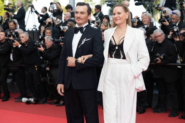 B Montée des marches du film The Phoenician Scheme lors du 78ème Festival International du Film de Cannes Rupert Friend et sa femme Aimee Mullins Montée des marches du film The Phoenician Scheme lors du 78ème Festival International du Film de Cannes, au Palais des Festivals à Cannes On may 18th 2025 Olivier Borde Bestimage Red carpet for the movie The Phoenician Scheme during the 78th Cannes International Film Festival at the Palais des Festivals in Cannes, France On may 18th 2025 Cannes France  Copyright: xOLIVIERxBORDEx xBESTIMAGExOLIVIERxBORDEx xBESTIMAGEx