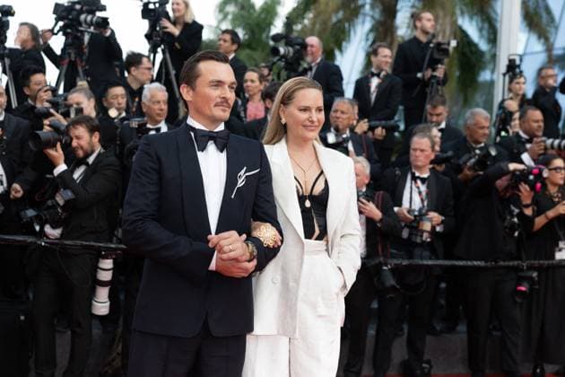 B Montée des marches du film The Phoenician Scheme lors du 78ème Festival International du Film de Cannes Rupert Friend et sa femme Aimee Mullins Montée des marches du film The Phoenician Scheme lors du 78ème Festival International du Film de Cannes, au Palais des Festivals à Cannes On may 18th 2025 Olivier Borde Bestimage Red carpet for the movie The Phoenician Scheme during the 78th Cannes International Film Festival at the Palais des Festivals in Cannes, France On may 18th 2025 Cannes France  Copyright: xOLIVIERxBORDEx xBESTIMAGExOLIVIERxBORDEx xBESTIMAGEx