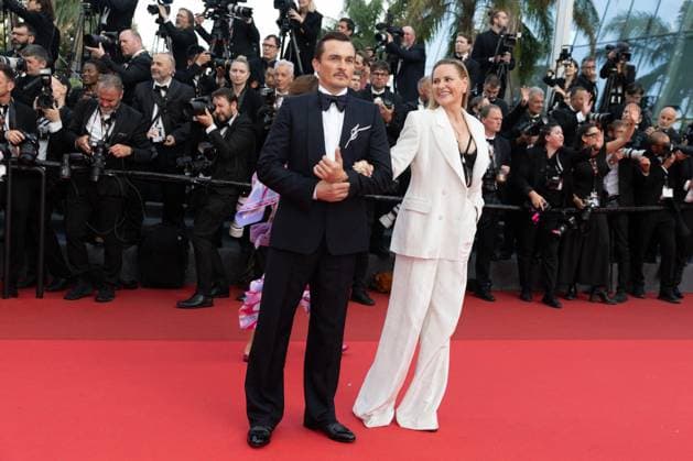 B Montée des marches du film The Phoenician Scheme lors du 78ème Festival International du Film de Cannes Rupert Friend et sa femme Aimee Mullins Montée des marches du film The Phoenician Scheme lors du 78ème Festival International du Film de Cannes, au Palais des Festivals à Cannes On may 18th 2025 Olivier Borde Bestimage Red carpet for the movie The Phoenician Scheme during the 78th Cannes International Film Festival at the Palais des Festivals in Cannes, France On may 18th 2025 Cannes France  Copyright: xOLIVIERxBORDEx xBESTIMAGExOLIVIERxBORDEx xBESTIMAGEx