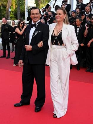 Cannes, 78th Cannes Film Festival 2025 - evening 6 - Red Carpet of the film The Phoenician Scheme Cannes, 78th Cannes Film Festival 2025 - evening 6 - Red Carpet of the film The Phoenician Scheme In the photo: Rupert Friend, Aimee Mullins Cannes France  Copyright: xIPA ABACAx