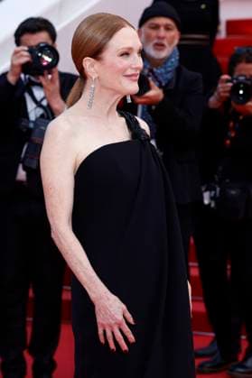 Julianne Moore at the premiere of the feature film The Phoenician Scheme The Phoenician Masterstroke at the Festival de Cannes 2025 78 Cannes International Film Festival at the Palais des Festivals Cannes, 18 05 2025 Foto:xD.xBedrosianx xFuturexImagex phoenician_5526