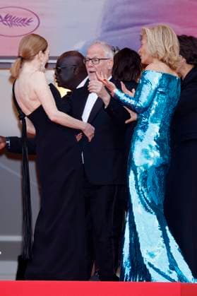 Julianne Moore, Thierry Fremaux and Iris Knobloch at the premiere of the feature film The Phoenician Scheme The Phoenician Masterstroke at the Festival de Cannes 2025 78 Cannes International Film Festival at the Palais des Festivals Cannes, 18 05 2025 Foto:xD.xBedrosianx xFuturexImagex phoenician_5528