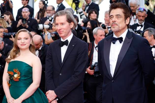 Mia Threapleton, Wes Anderson and Benicio del Toro at the premiere of the feature film The Phoenician Scheme The Phoenician Masterstroke at the Festival de Cannes 2025 78 Cannes International Film Festival at the Palais des Festivals Cannes, 18 05 2025 Foto:xD.xBedrosianx xFuturexImagex phoenician_5535