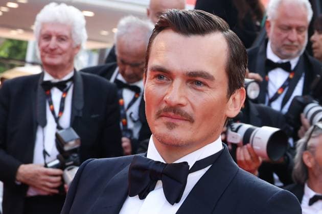78eme Festival International du Film de Cannes Montée des marches du film The Phoenician Theme 78th Cannes Film Festival Red carpet of the film The phoenician scheme Rupert Friend 444609 2025 05 18 Cannes France  Copyright: xIsabellexVautierx xStarfacex STAR_444609_016