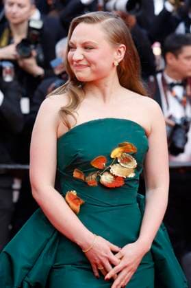 Mia Threapleton at the premiere of the feature film The Phoenician Scheme The Phoenician Masterstroke at the Festival de Cannes 2025 78 Cannes International Film Festival at the Palais des Festivals Cannes, 18 05 2025 Foto:xD.xBedrosianx xFuturexImagex phoenician_5546