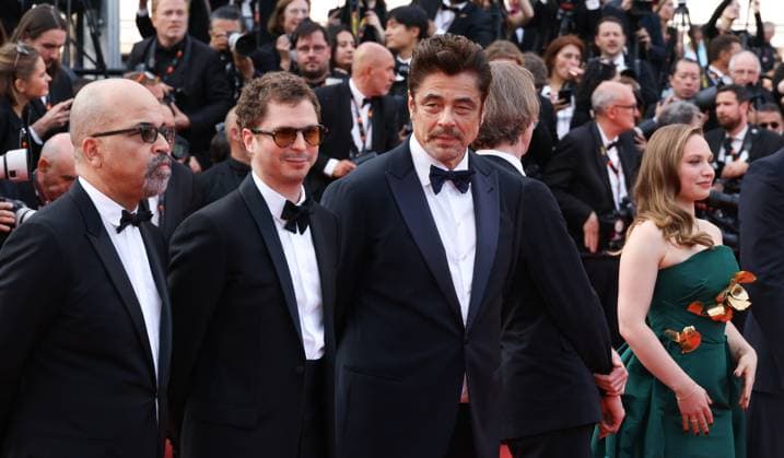 78eme Festival International du Film de Cannes Montée des marches du film The Phoenician Theme 78th Cannes Film Festival Red carpet of the film The phoenician scheme Jeffrey Wright, Michael Cera, Benicio Del Toro and Mia Threapleton 444609 2025 05 18 Cannes France  Copyright: xIsabellexVautierx xStarfacex STAR_444609_026