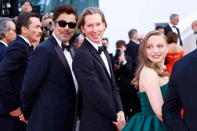 Rupert Friend, Benicio del Toro, Wes Anderson and Mia Threapleton at the premiere of the feature film The Phoenician Scheme The Phoenician Masterstroke at the Festival de Cannes 2025 78 Cannes International Film Festival at the Palais des Festivals Cannes, 18 05 2025 Foto:xD.xBedrosianx xFuturexImagex phoenician_5551