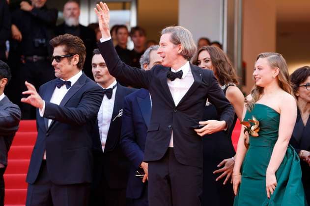 Benicio del Toro, Rupert Friend, Wes Anderson and Mia Threapleton at the premiere of the feature film The Phoenician Scheme The Phoenician Masterstroke at the Festival de Cannes 2025 78 Cannes International Film Festival at the Palais des Festivals Cannes, 18 05 2025 Foto:xD.xBedrosianx xFuturexImagex phoenician_5553