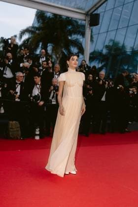 Internationale Filmfestspiele von Cannes, The Phoenician Scheme Premiere 78eme Festival International du Film de Cannes Montée des marches du film The Phoenician Theme 78th International Cannes Film Festival Red carpet for The Phoenician Theme Movie 444610 2025 05 18 Alpes Maritimes Cannes France Queiroz, Camilla  Copyright: xTerencexBaelenx STAR_444610_215