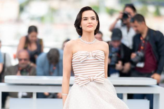 78eme Festival International du Film de Cannes Photocall du film Nouvelle Vague 78th International Cannes Film Festival Photocall with cast of Nouvelle Vague movie 444599 2025 05 18 Cannes France Deutch, Zoey  Copyright: xEstellexCarlierx xStarfacex STAR_444599_003
