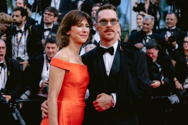 Internationale Filmfestspiele von Cannes, The Phoenician Scheme Premiere 78eme Festival International du Film de Cannes Montée des marches du film The Phoenician Theme 78th International Cannes Film Festival Red carpet for The Phoenician Theme Movie 444610 2025 05 18 Alpes Maritimes Cannes France Cumberbatch, Benedict Hunter, Sophie  Copyright: xTerencexBaelenx STAR_444610_144
