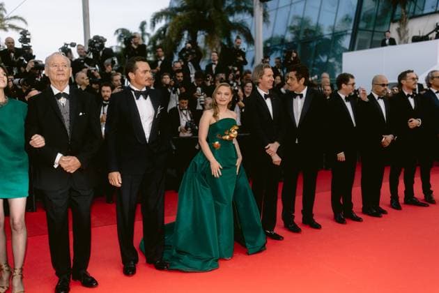 Internationale Filmfestspiele von Cannes, The Phoenician Scheme Premiere 78eme Festival International du Film de Cannes Montée des marches du film The Phoenician Theme 78th International Cannes Film Festival Red carpet for The Phoenician Theme Movie 444610 2025 05 18 Alpes Maritimes Cannes France Winslet Threapleton, Mia Del Toro, Benicio Wright, Jeffrey Cera, Michael Cumberbatch, Benedict Friend, Rupert Murray, Bill  Copyright: xTerencexBaelenx STAR_444610_189