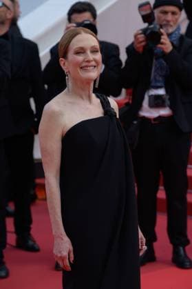 The Phoenician Scheme Premiere at 78th Festival de Cannes - Cannes, France CANNES, FRANCE. May 18, 2025: Julianne Moore at the premiere for The Phoenician Scheme at the 78th Festival de Cannes. Picture: Paul Smith Featureflash Cannes France  Copyright: xPaulxSmithx xFeatureflashx