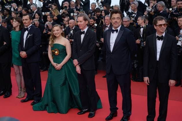 The Phoenician Scheme Premiere at 78th Festival de Cannes - Cannes, France CANNES, FRANCE. May 18, 2025: Charlotte Gainsbourg, Rupert Friend, Mia Threapleton, Wes Anderson, Benicio Del Toro & Michael Cera at the premiere for The Phoenician Scheme at the 78th Festival de Cannes. Picture: Paul Smith Featureflash Cannes France  Copyright: xPaulxSmithx xFeatureflashx