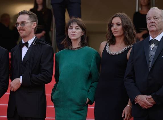 The Phoenician Scheme Premiere at 78th Festival de Cannes - Cannes, France CANNES, FRANCE. May 18, 2025: Benedict Cumberbatch, Charlotte Gainsbourg, Antonia Desplat & Bill Murray at the premiere for The Phoenician Scheme at the 78th Festival de Cannes. Picture: Paul Smith Featureflash Cannes France  Copyright: xPaulxSmithx xFeatureflashx