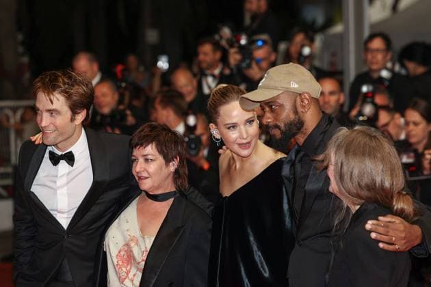 Die My Love red carpet at the 78th Cannes Film Festival in Cannes - 18 May 2025 Robert Pattinson, Jennifer Lawrence, LaKeith Stanfield and Lynne Ramsay attend the Die My Love red carpet during the 78th Cannes Film Festival. The 78th Cannes Film Festival is taking place in Cannes from May 13 to 24, 2025. Cannes France Copyright: xTakimotoxMarinax xSOPAxImagesx 649A9899-b