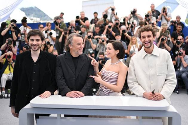 Cannes Nouvelle Vague Photocall AM Aubry Dullin, Richard Linklater, Zoey Deutch and Guillaume Marbeck attending the Nouvelle Vague (New Wave) Photocall in Cannes, France on May 18, 2025 as part of the 78th Cannes Film Festival. Photo by Aurore Marechal ABACAPRESS.COM Cannes France  Copyright: xMarechalxAurore ABACAx