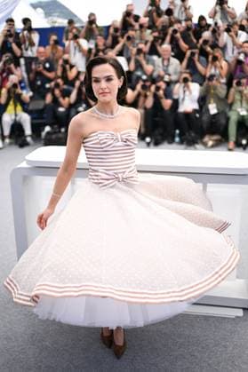 Cannes Nouvelle Vague Photocall AM Zoey Deutch attending the Nouvelle Vague (New Wave) Photocall in Cannes, France on May 18, 2025 as part of the 78th Cannes Film Festival. Photo by Aurore Marechal ABACAPRESS.COM Cannes France  Copyright: xMarechalxAurore ABACAx