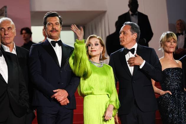 78eme Festival International du Film de Cannes Montée des marches La femme la plus riche du monde 78th International Cannes Film Festival Red carpet for La femme la plus riche du monde movie 444613 2025 05 18 France Lafitte, Laurent Klifa, Thierry Fois, Marina  Copyright: xIvankaxVoisinx xStarfacex STAR_444613_026