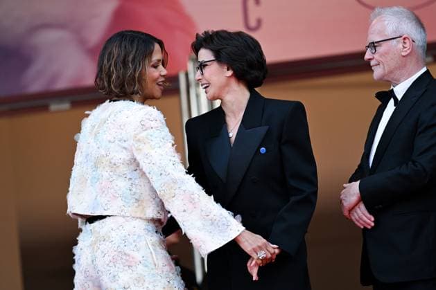 78eme Festival International du Film de Cannes Montée des marches du film The Phoenician Theme Festival de Cannes 2025 Red carpet The phoenician Scheme Halle Berry, Rachida Dati 444614 2025 05 18 France  Copyright: xLionelxGuericolas MPPx STAR_444614_029