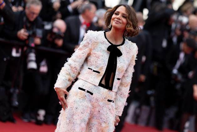 Halle Berry Montée des marches du film The Phoenician Scheme lors du 78ème Festival International du Film de Cannes, au Palais des Festivals à Cannes Le 18 mai 2025 Jacovides Moreau Bestimage Red carpet for the movie The Phoenician Scheme during the 78th Cannes International Film Festival at the Palais des Festivals in Cannes, France On may 18th 2025  Copyright: xJACOVIDES-MOREAUx xBESTIMAGExJACOVIDES-MOREAUx xBESTIMAGEx